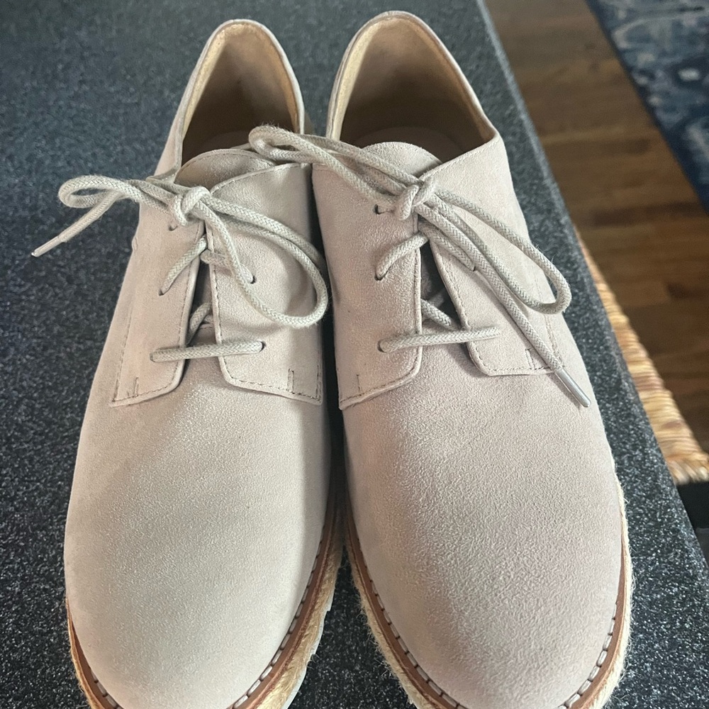 Eileen Fisher Women's Suede Lace-Up Flats in Light Taupe